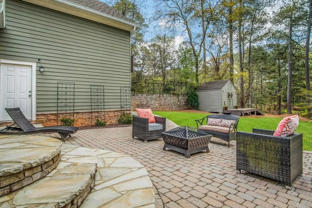 5047 Nesbit Ferry Lane, Sandy Springs, Georgia 30350, 5 Bedrooms Bedrooms, ,6 BathroomsBathrooms,Residential,Sold,5047 Nesbit Ferry Lane,6708103