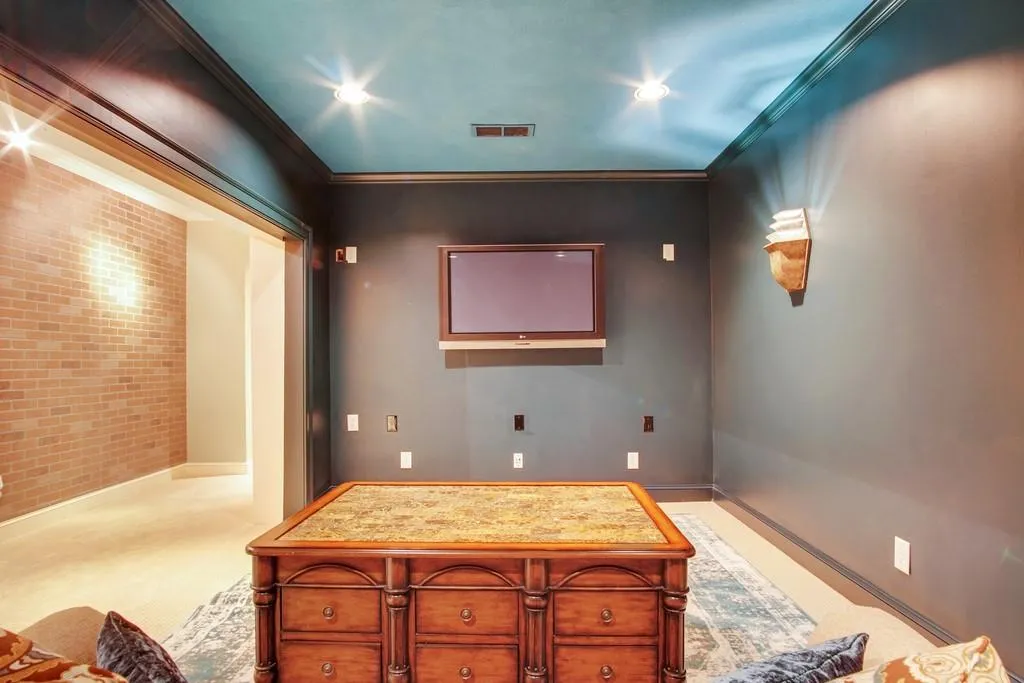 5047 Nesbit Ferry Lane, Sandy Springs, Georgia 30350, 5 Bedrooms Bedrooms, ,6 BathroomsBathrooms,Residential,Sold,5047 Nesbit Ferry Lane,6708103