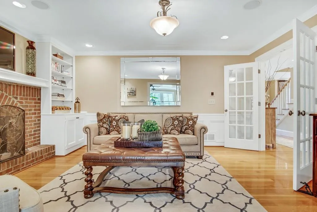 5047 Nesbit Ferry Lane, Sandy Springs, Georgia 30350, 5 Bedrooms Bedrooms, ,6 BathroomsBathrooms,Residential,Sold,5047 Nesbit Ferry Lane,6708103