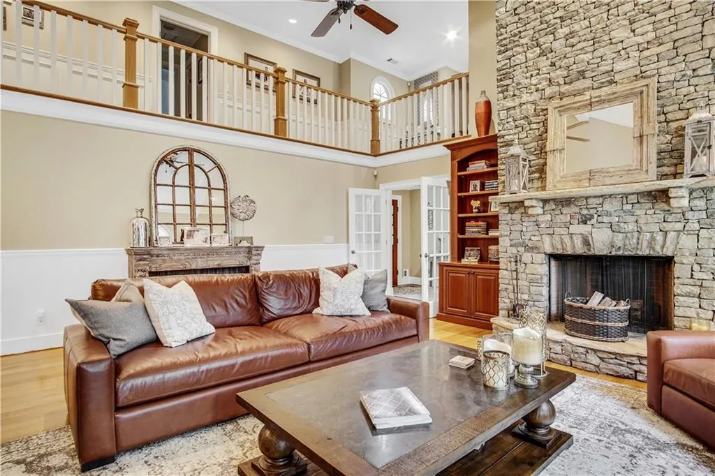 5047 Nesbit Ferry Lane, Sandy Springs, Georgia 30350, 5 Bedrooms Bedrooms, ,6 BathroomsBathrooms,Residential,Sold,5047 Nesbit Ferry Lane,6708103