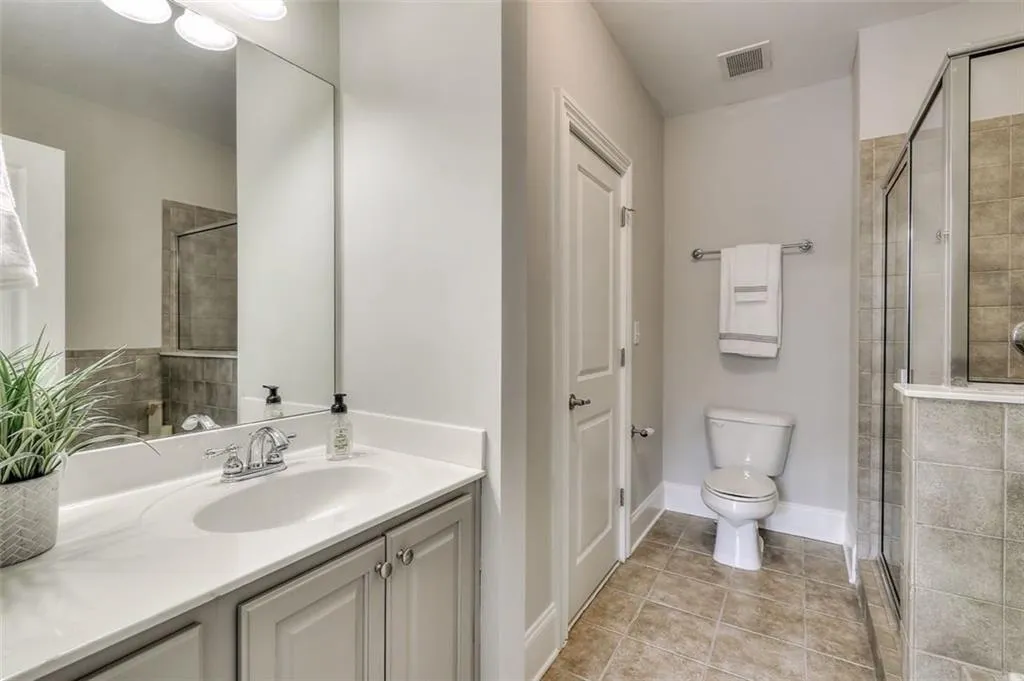 191 Le Gran Court, Sandy Springs, Georgia 30328, 2 Bedrooms Bedrooms, ,2 BathroomsBathrooms,Residential,Sold,191 Le Gran Court,6038231