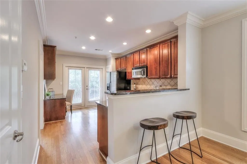191 Le Gran Court, Sandy Springs, Georgia 30328, 2 Bedrooms Bedrooms, ,2 BathroomsBathrooms,Residential,Sold,191 Le Gran Court,6038231