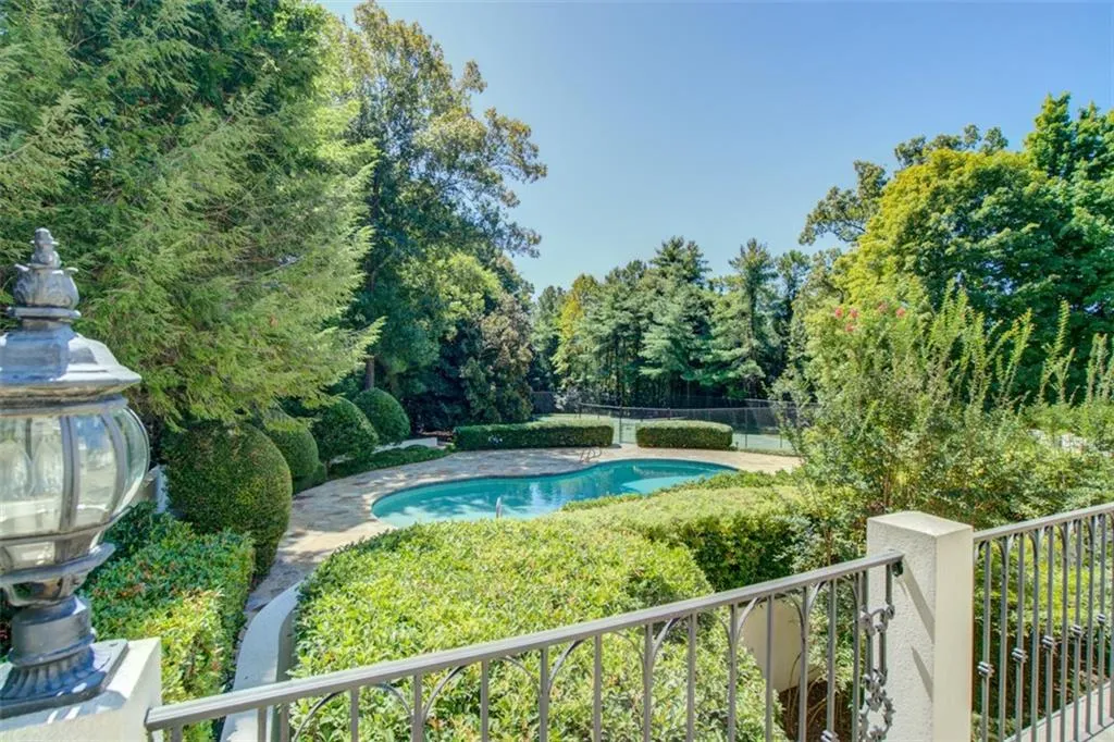 70 Finch Forest Trail, Sandy Springs, Georgia 30327, 8 Bedrooms Bedrooms, ,7 BathroomsBathrooms,Residential,Sold,70 Finch Forest Trail,6691477