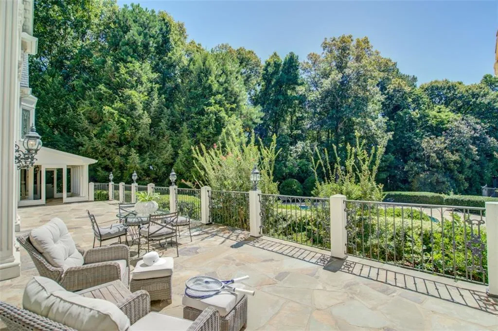 70 Finch Forest Trail, Sandy Springs, Georgia 30327, 8 Bedrooms Bedrooms, ,7 BathroomsBathrooms,Residential,Sold,70 Finch Forest Trail,6691477