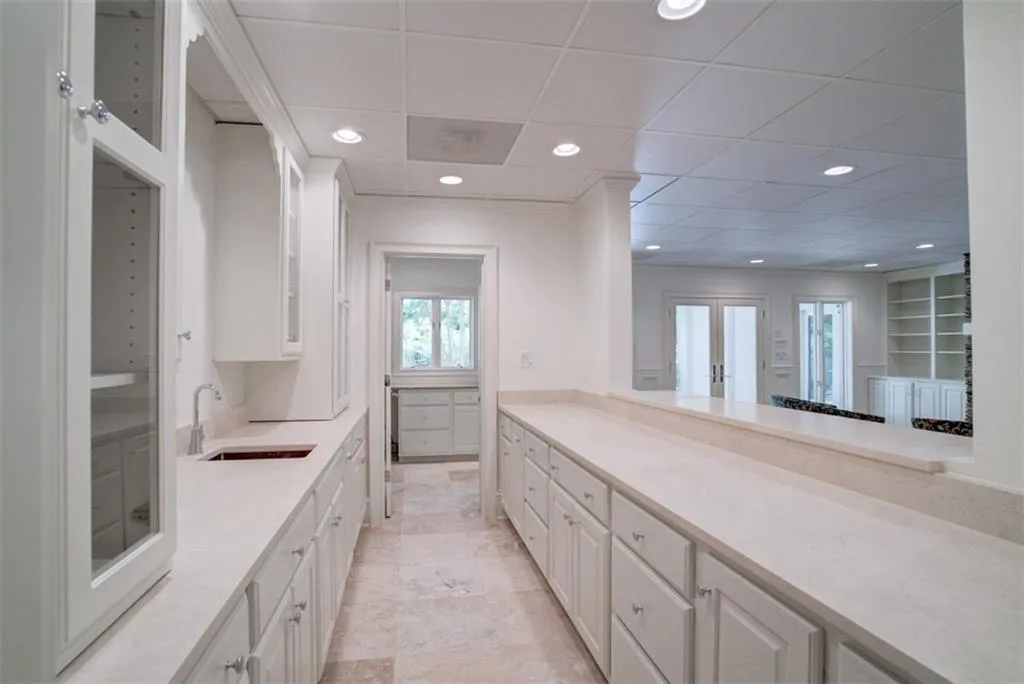 70 Finch Forest Trail, Sandy Springs, Georgia 30327, 8 Bedrooms Bedrooms, ,7 BathroomsBathrooms,Residential,Sold,70 Finch Forest Trail,6691477