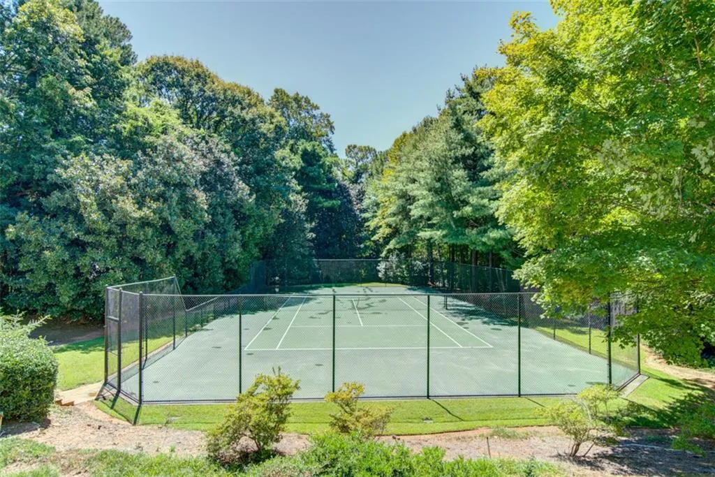 70 Finch Forest Trail, Sandy Springs, Georgia 30327, 8 Bedrooms Bedrooms, ,7 BathroomsBathrooms,Residential,Sold,70 Finch Forest Trail,6691477