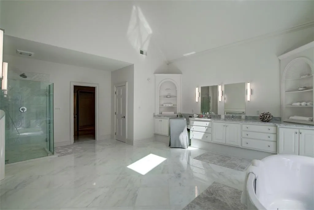 70 Finch Forest Trail, Sandy Springs, Georgia 30327, 8 Bedrooms Bedrooms, ,7 BathroomsBathrooms,Residential,Sold,70 Finch Forest Trail,6691477