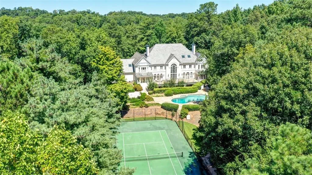 70 Finch Forest Trail, Sandy Springs, Georgia 30327, 8 Bedrooms Bedrooms, ,7 BathroomsBathrooms,Residential,Sold,70 Finch Forest Trail,6691477