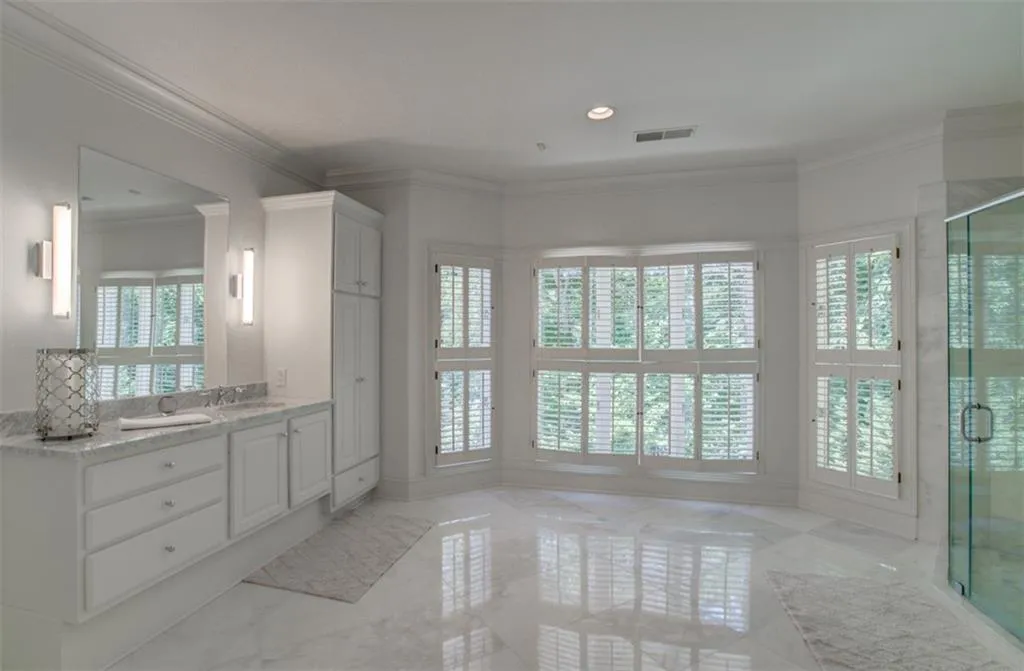 70 Finch Forest Trail, Sandy Springs, Georgia 30327, 8 Bedrooms Bedrooms, ,7 BathroomsBathrooms,Residential,Sold,70 Finch Forest Trail,6691477