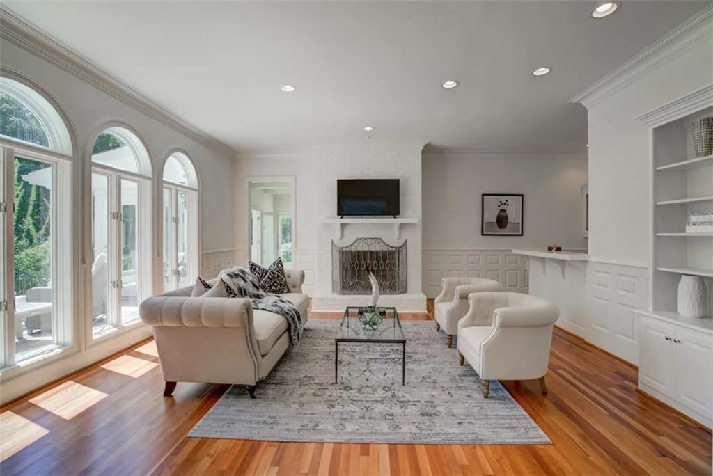 70 Finch Forest Trail, Sandy Springs, Georgia 30327, 8 Bedrooms Bedrooms, ,7 BathroomsBathrooms,Residential,Sold,70 Finch Forest Trail,6691477