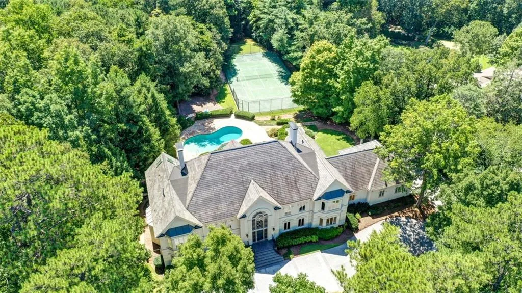 70 Finch Forest Trail, Sandy Springs, Georgia 30327, 8 Bedrooms Bedrooms, ,7 BathroomsBathrooms,Residential,Sold,70 Finch Forest Trail,6691477