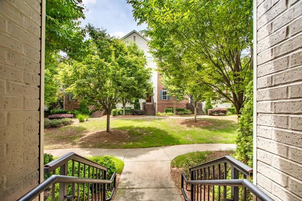 821 Perennial Drive, Sandy Springs, Georgia 30328, 2 Bedrooms Bedrooms, ,2 BathroomsBathrooms,Residential,Sold,821 Perennial Drive,6023496