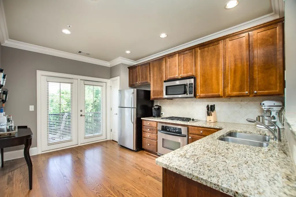 821 Perennial Drive, Sandy Springs, Georgia 30328, 2 Bedrooms Bedrooms, ,2 BathroomsBathrooms,Residential,Sold,821 Perennial Drive,6023496