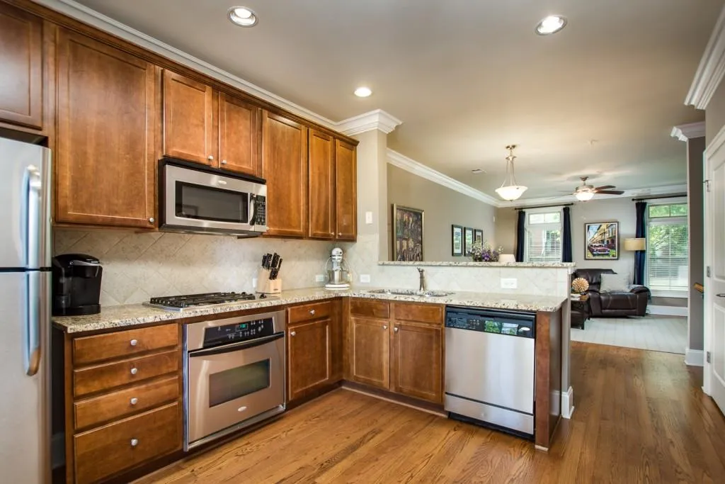 821 Perennial Drive, Sandy Springs, Georgia 30328, 2 Bedrooms Bedrooms, ,2 BathroomsBathrooms,Residential,Sold,821 Perennial Drive,6023496