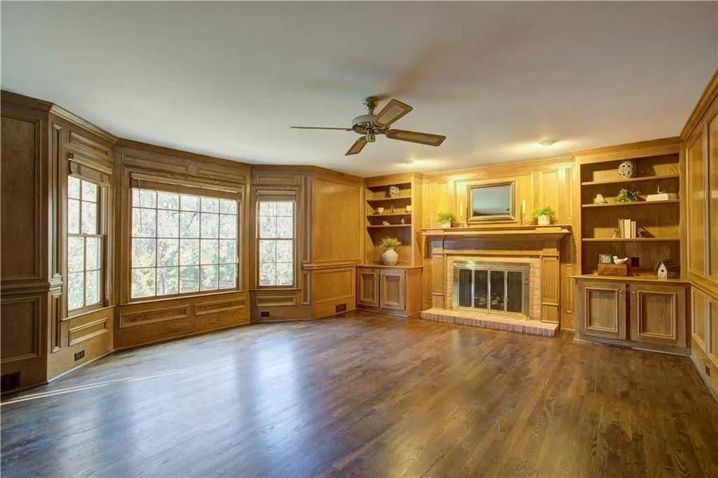 2400 Kimbrough Court, Sandy Springs, Georgia 30350, 4 Bedrooms Bedrooms, ,4 BathroomsBathrooms,Residential,Sold,2400 Kimbrough Court,6976966