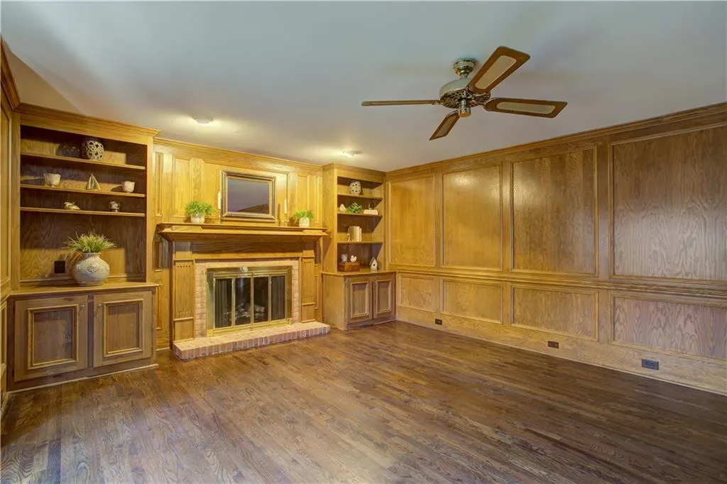 2400 Kimbrough Court, Sandy Springs, Georgia 30350, 4 Bedrooms Bedrooms, ,4 BathroomsBathrooms,Residential,Sold,2400 Kimbrough Court,6976966
