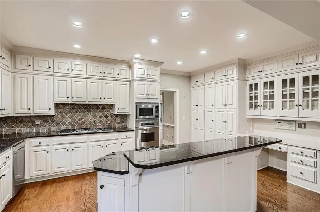 255 Gold Creek Court, Atlanta, Georgia 30350, 6 Bedrooms Bedrooms, ,5 BathroomsBathrooms,Residential,Sold,255 Gold Creek Court,6962559