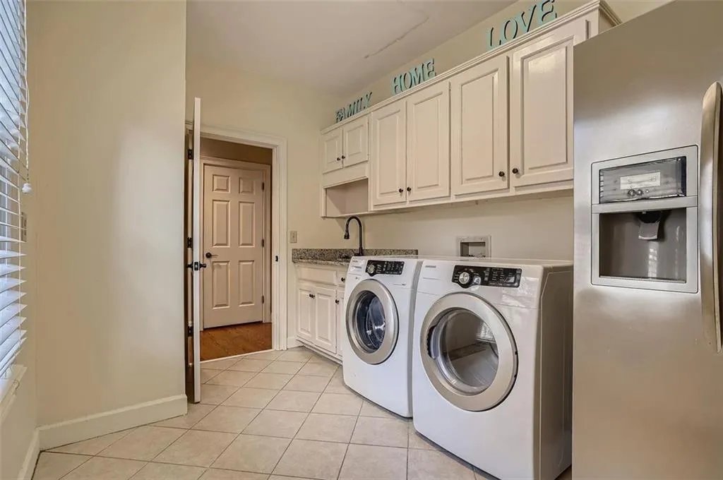 255 Gold Creek Court, Atlanta, Georgia 30350, 6 Bedrooms Bedrooms, ,5 BathroomsBathrooms,Residential,Sold,255 Gold Creek Court,6962559
