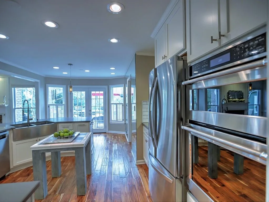 320 Thornwood Drive, Sandy Springs, Georgia 30328, 5 Bedrooms Bedrooms, ,4 BathroomsBathrooms,Residential,Sold,320 Thornwood Drive,6996546