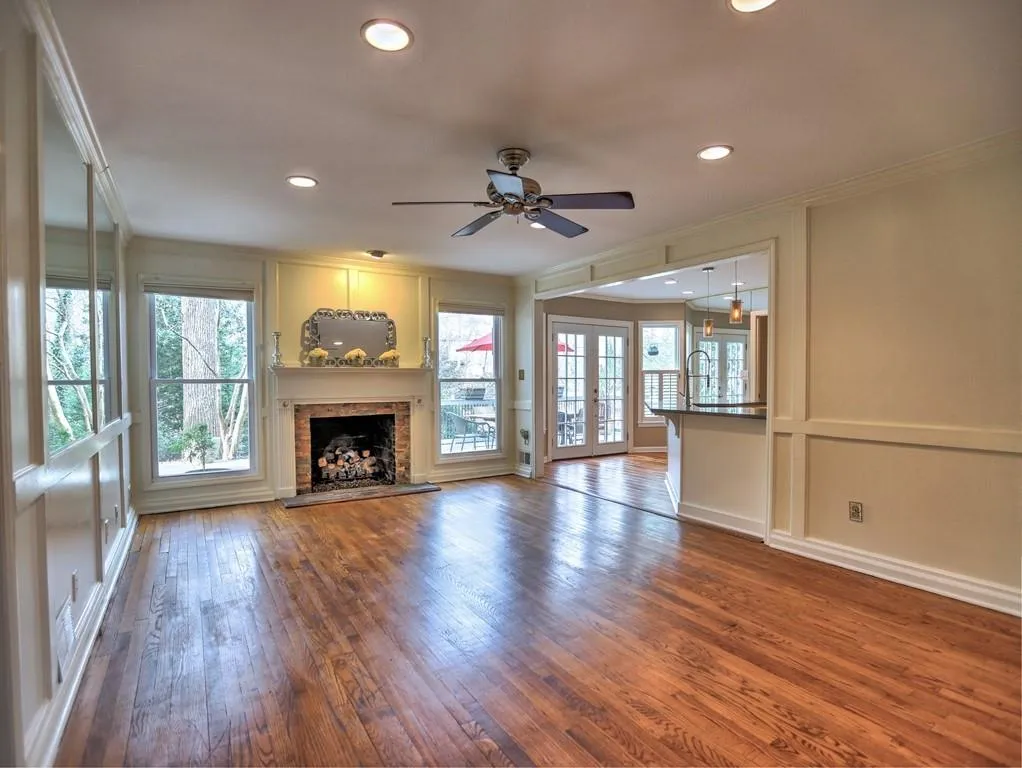320 Thornwood Drive, Sandy Springs, Georgia 30328, 5 Bedrooms Bedrooms, ,4 BathroomsBathrooms,Residential,Sold,320 Thornwood Drive,6996546