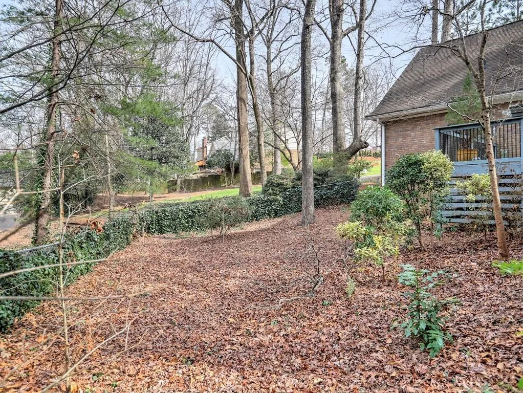 320 Thornwood Drive, Sandy Springs, Georgia 30328, 5 Bedrooms Bedrooms, ,4 BathroomsBathrooms,Residential,Sold,320 Thornwood Drive,6996546