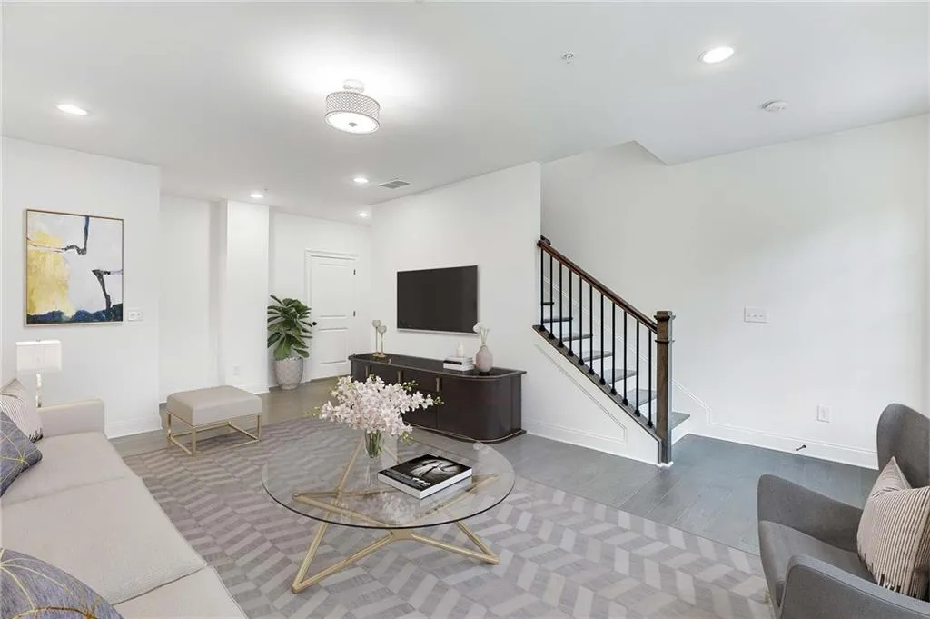 6751 Prelude Drive Unit 208, Sandy Springs, Georgia 30328, 3 Bedrooms Bedrooms, ,4 BathroomsBathrooms,Residential,Sold,6751 Prelude Drive Unit 208,7143111
