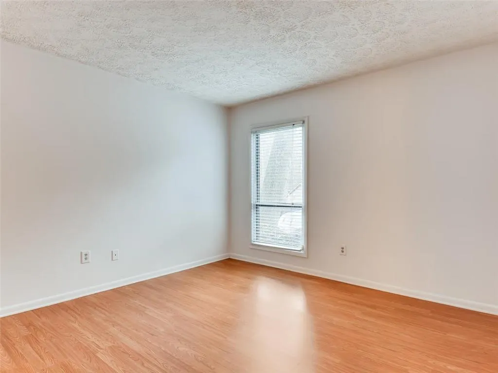5153 Roswell Road Unit 6, Atlanta, Georgia 30342, 1 Bedroom Bedrooms, ,1 BathroomBathrooms,Residential,Sold,5153 Roswell Road Unit 6,6670474