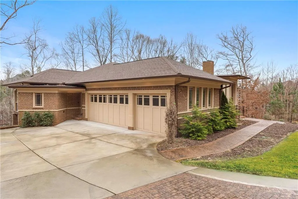 933 Altamira Lane, Atlanta, Georgia 30350, 4 Bedrooms Bedrooms, ,4 BathroomsBathrooms,Residential,Sold,933 Altamira Lane,6118621