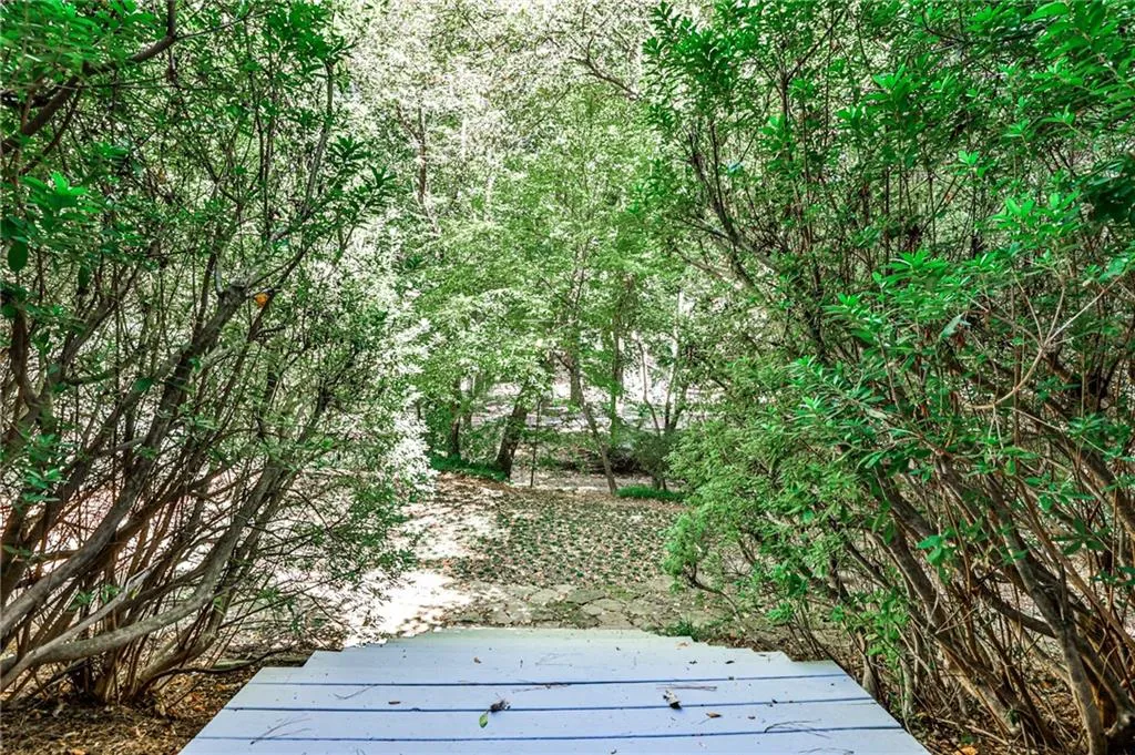 615 Winding Creek Court, Sandy Springs, Georgia 30328, 3 Bedrooms Bedrooms, ,2 BathroomsBathrooms,Residential,Sold,615 Winding Creek Court,7124456