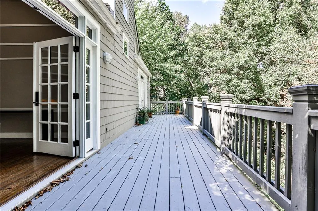 615 Winding Creek Court, Sandy Springs, Georgia 30328, 3 Bedrooms Bedrooms, ,2 BathroomsBathrooms,Residential,Sold,615 Winding Creek Court,7124456