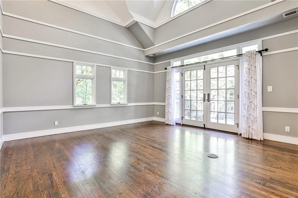 615 Winding Creek Court, Sandy Springs, Georgia 30328, 3 Bedrooms Bedrooms, ,2 BathroomsBathrooms,Residential,Sold,615 Winding Creek Court,7124456