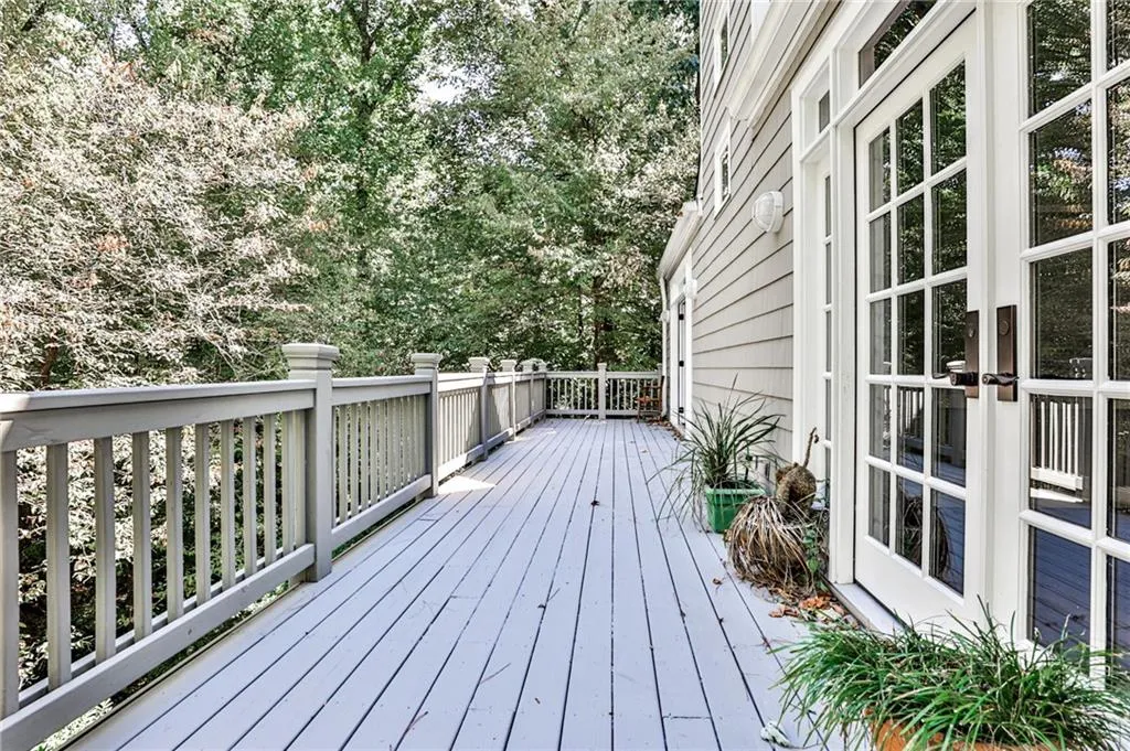 615 Winding Creek Court, Sandy Springs, Georgia 30328, 3 Bedrooms Bedrooms, ,2 BathroomsBathrooms,Residential,Sold,615 Winding Creek Court,7124456