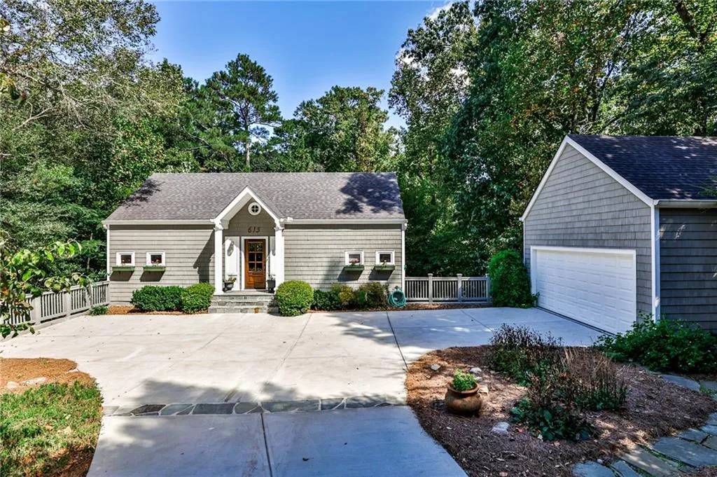 615 Winding Creek Court, Sandy Springs, Georgia 30328, 3 Bedrooms Bedrooms, ,2 BathroomsBathrooms,Residential,Sold,615 Winding Creek Court,7124456