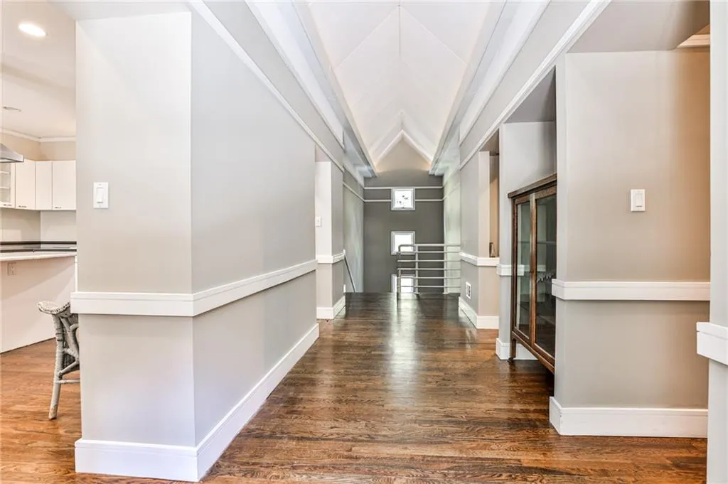 615 Winding Creek Court, Sandy Springs, Georgia 30328, 3 Bedrooms Bedrooms, ,2 BathroomsBathrooms,Residential,Sold,615 Winding Creek Court,7124456