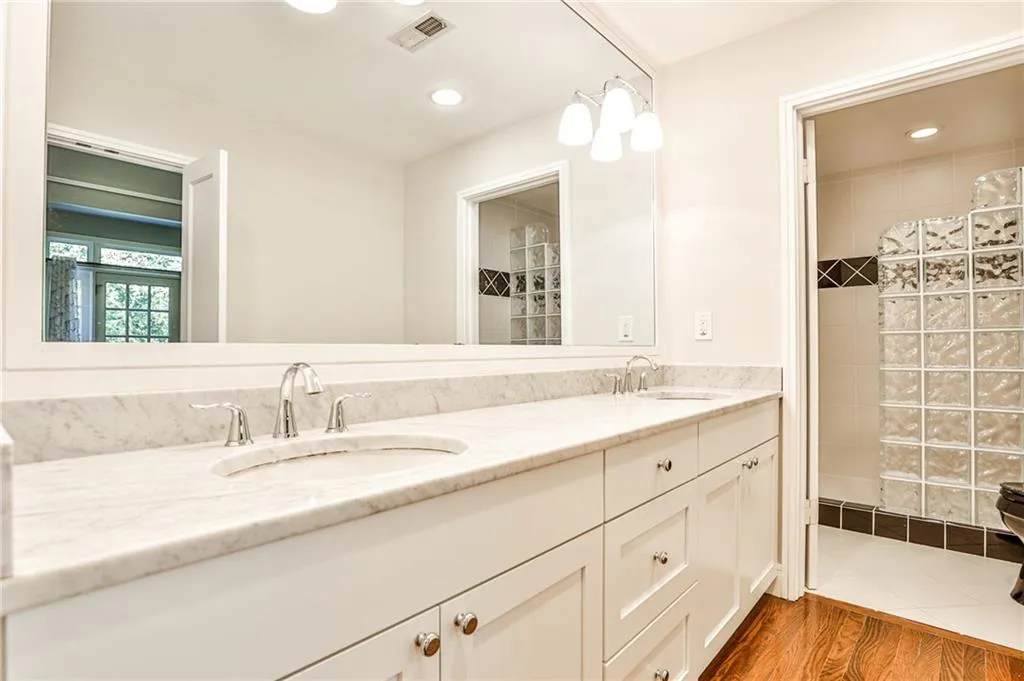 615 Winding Creek Court, Sandy Springs, Georgia 30328, 3 Bedrooms Bedrooms, ,2 BathroomsBathrooms,Residential,Sold,615 Winding Creek Court,7124456