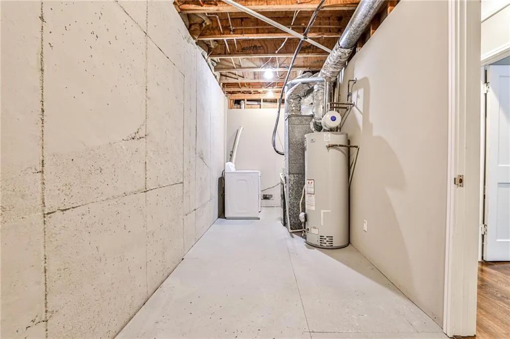 615 Winding Creek Court, Sandy Springs, Georgia 30328, 3 Bedrooms Bedrooms, ,2 BathroomsBathrooms,Residential,Sold,615 Winding Creek Court,7124456