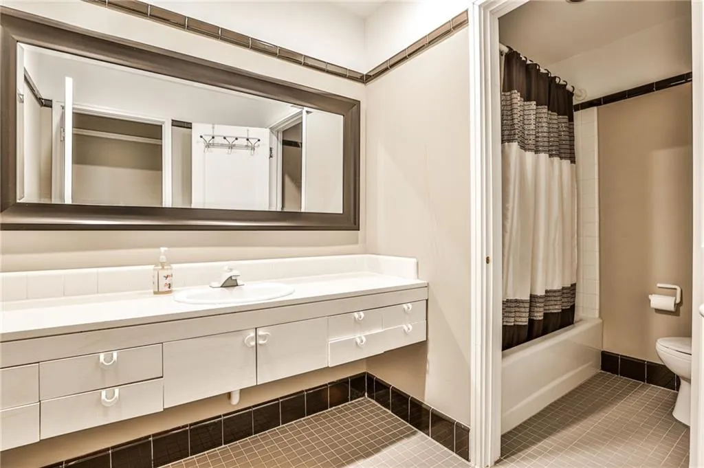 615 Winding Creek Court, Sandy Springs, Georgia 30328, 3 Bedrooms Bedrooms, ,2 BathroomsBathrooms,Residential,Sold,615 Winding Creek Court,7124456