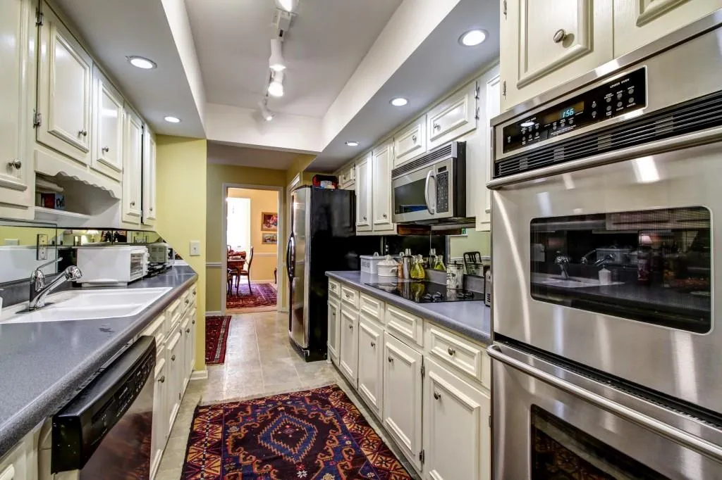 37 Willow Glen, Atlanta, Georgia 30342, 4 Bedrooms Bedrooms, ,4 BathroomsBathrooms,Residential,Sold,37 Willow Glen,5672500