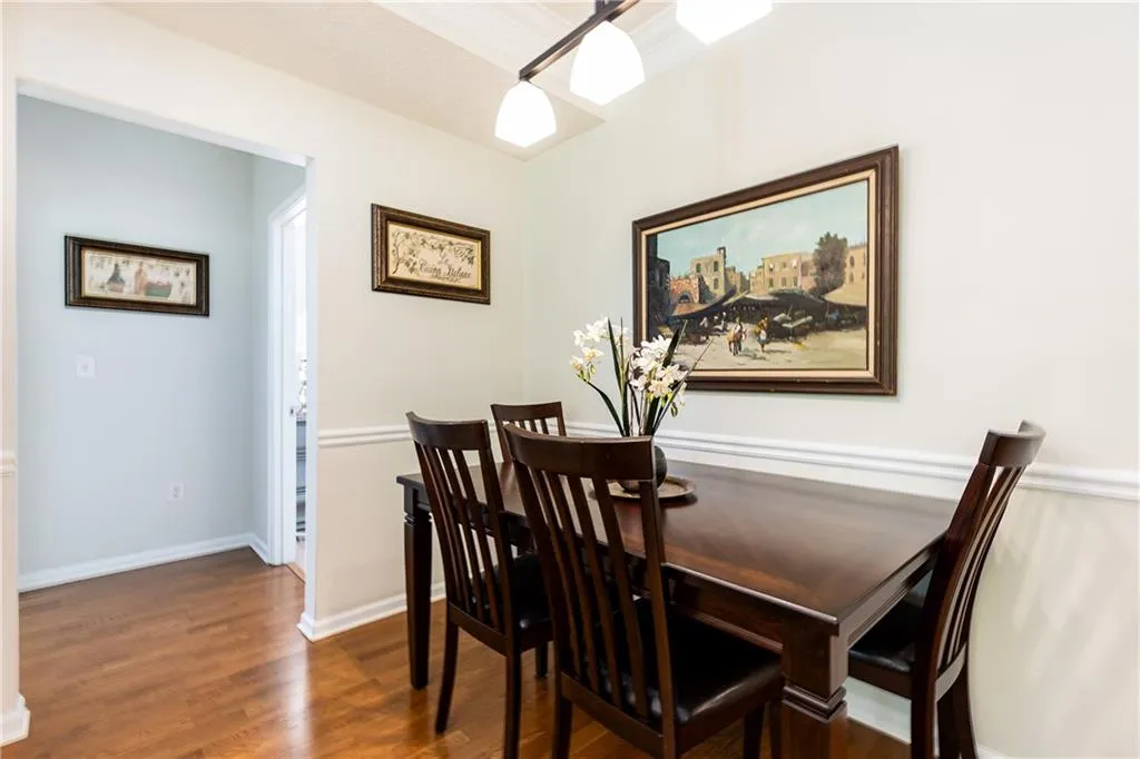 5559 Glenridge Drive Unit 2207, Atlanta, Georgia 30342, 2 Bedrooms Bedrooms, ,2 BathroomsBathrooms,Residential,Sold,5559 Glenridge Drive Unit 2207,7398435