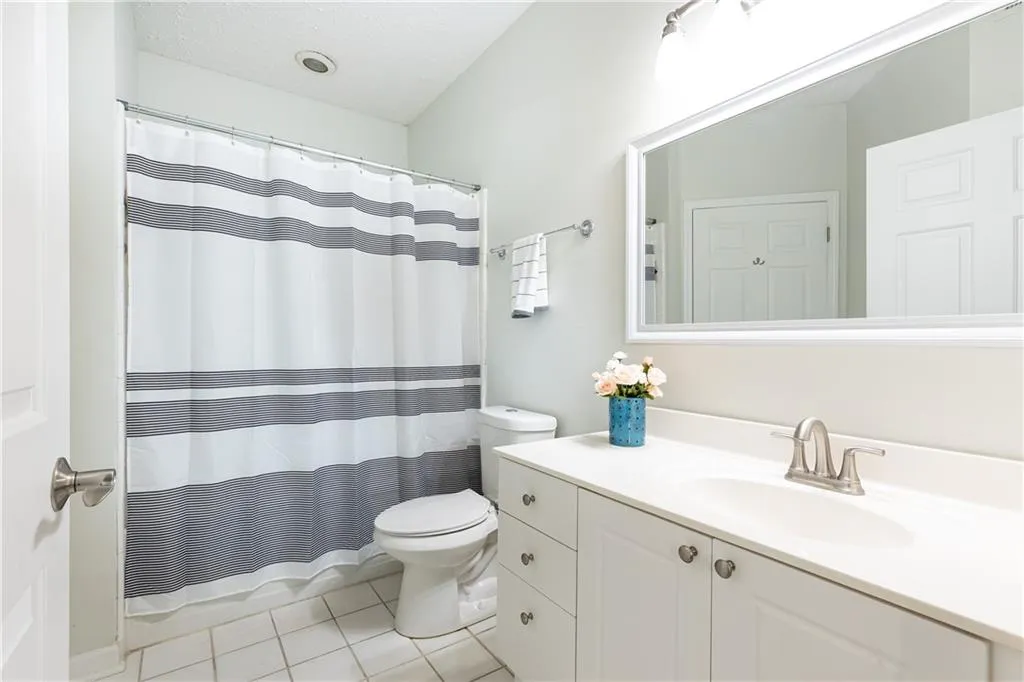 5559 Glenridge Drive Unit 2207, Atlanta, Georgia 30342, 2 Bedrooms Bedrooms, ,2 BathroomsBathrooms,Residential,Sold,5559 Glenridge Drive Unit 2207,7398435