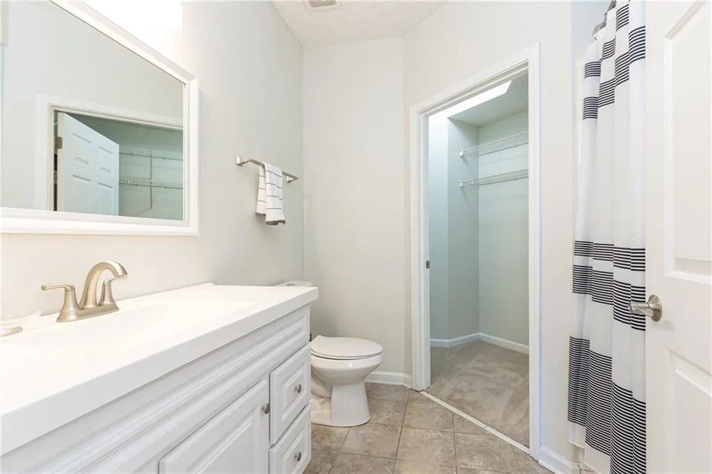 5559 Glenridge Drive Unit 2207, Atlanta, Georgia 30342, 2 Bedrooms Bedrooms, ,2 BathroomsBathrooms,Residential,Sold,5559 Glenridge Drive Unit 2207,7398435