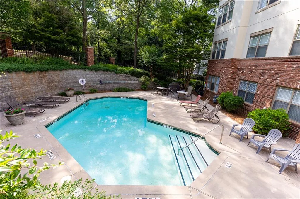 5559 Glenridge Drive Unit 2207, Atlanta, Georgia 30342, 2 Bedrooms Bedrooms, ,2 BathroomsBathrooms,Residential,Sold,5559 Glenridge Drive Unit 2207,7398435