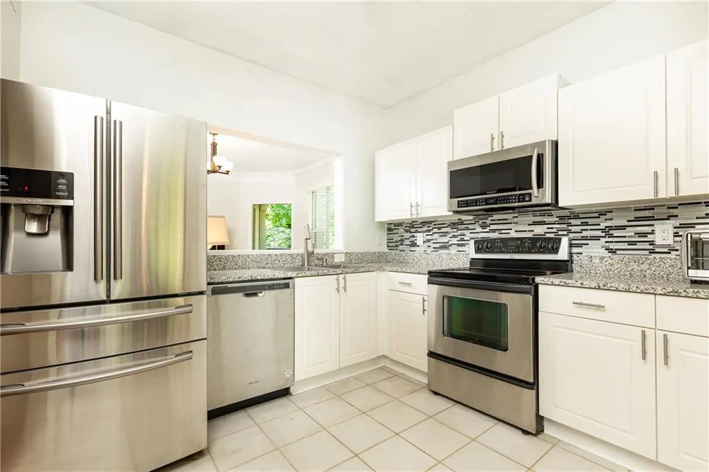 5559 Glenridge Drive Unit 2207, Atlanta, Georgia 30342, 2 Bedrooms Bedrooms, ,2 BathroomsBathrooms,Residential,Sold,5559 Glenridge Drive Unit 2207,7398435