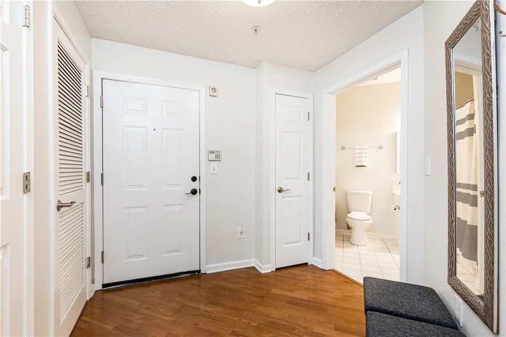 5559 Glenridge Drive Unit 2207, Atlanta, Georgia 30342, 2 Bedrooms Bedrooms, ,2 BathroomsBathrooms,Residential,Sold,5559 Glenridge Drive Unit 2207,7398435