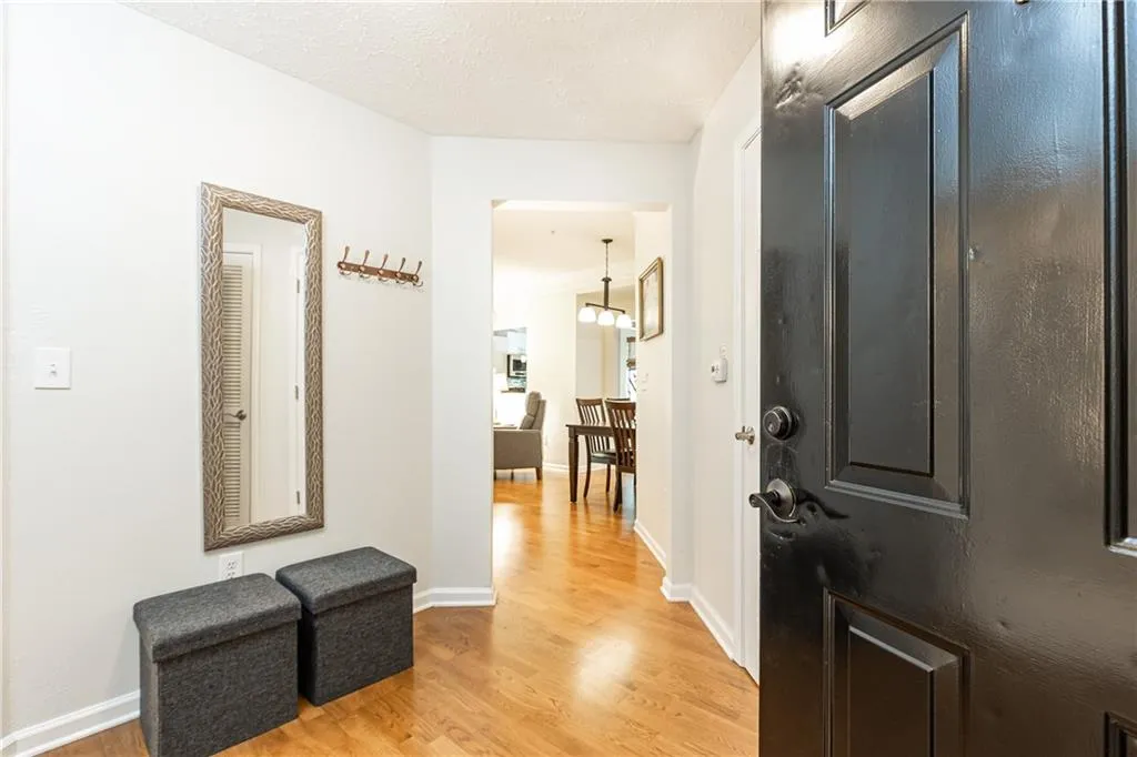 5559 Glenridge Drive Unit 2207, Atlanta, Georgia 30342, 2 Bedrooms Bedrooms, ,2 BathroomsBathrooms,Residential,Sold,5559 Glenridge Drive Unit 2207,7398435