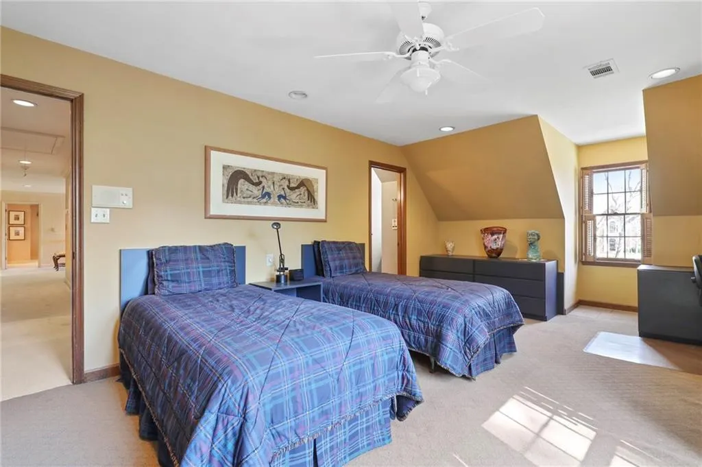 265 Cameron Ridge Drive, Sandy Springs, Georgia 30328, 5 Bedrooms Bedrooms, ,3 BathroomsBathrooms,Residential,Sold,265 Cameron Ridge Drive,6847280