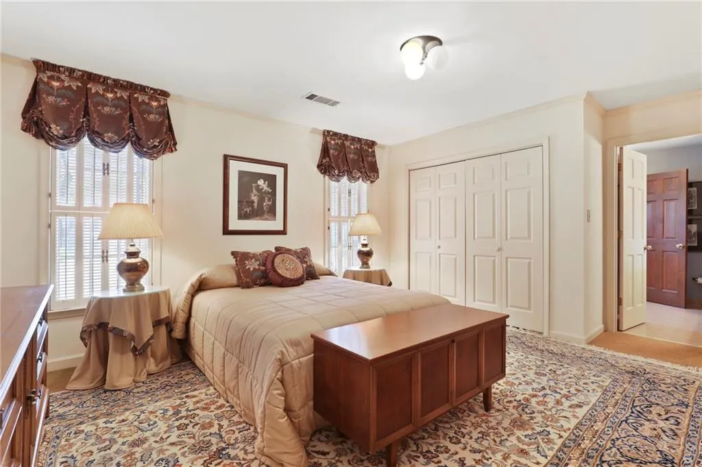 265 Cameron Ridge Drive, Sandy Springs, Georgia 30328, 5 Bedrooms Bedrooms, ,3 BathroomsBathrooms,Residential,Sold,265 Cameron Ridge Drive,6847280