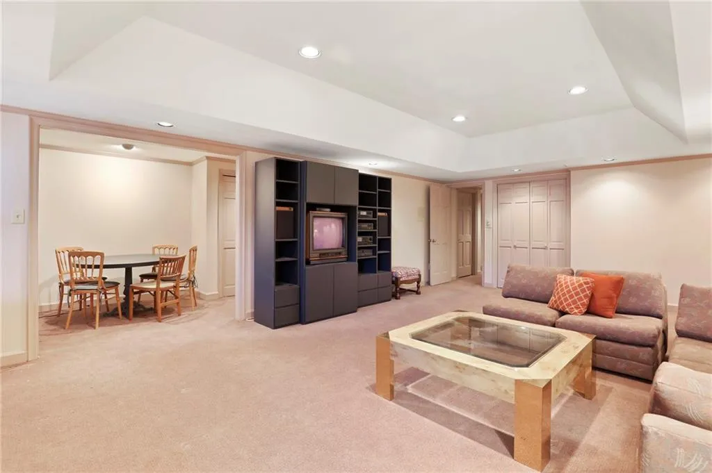 265 Cameron Ridge Drive, Sandy Springs, Georgia 30328, 5 Bedrooms Bedrooms, ,3 BathroomsBathrooms,Residential,Sold,265 Cameron Ridge Drive,6847280