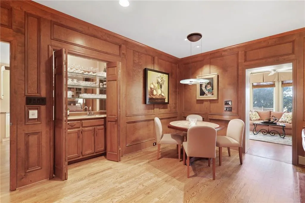 265 Cameron Ridge Drive, Sandy Springs, Georgia 30328, 5 Bedrooms Bedrooms, ,3 BathroomsBathrooms,Residential,Sold,265 Cameron Ridge Drive,6847280