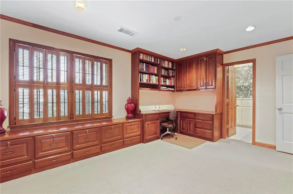 265 Cameron Ridge Drive, Sandy Springs, Georgia 30328, 5 Bedrooms Bedrooms, ,3 BathroomsBathrooms,Residential,Sold,265 Cameron Ridge Drive,6847280